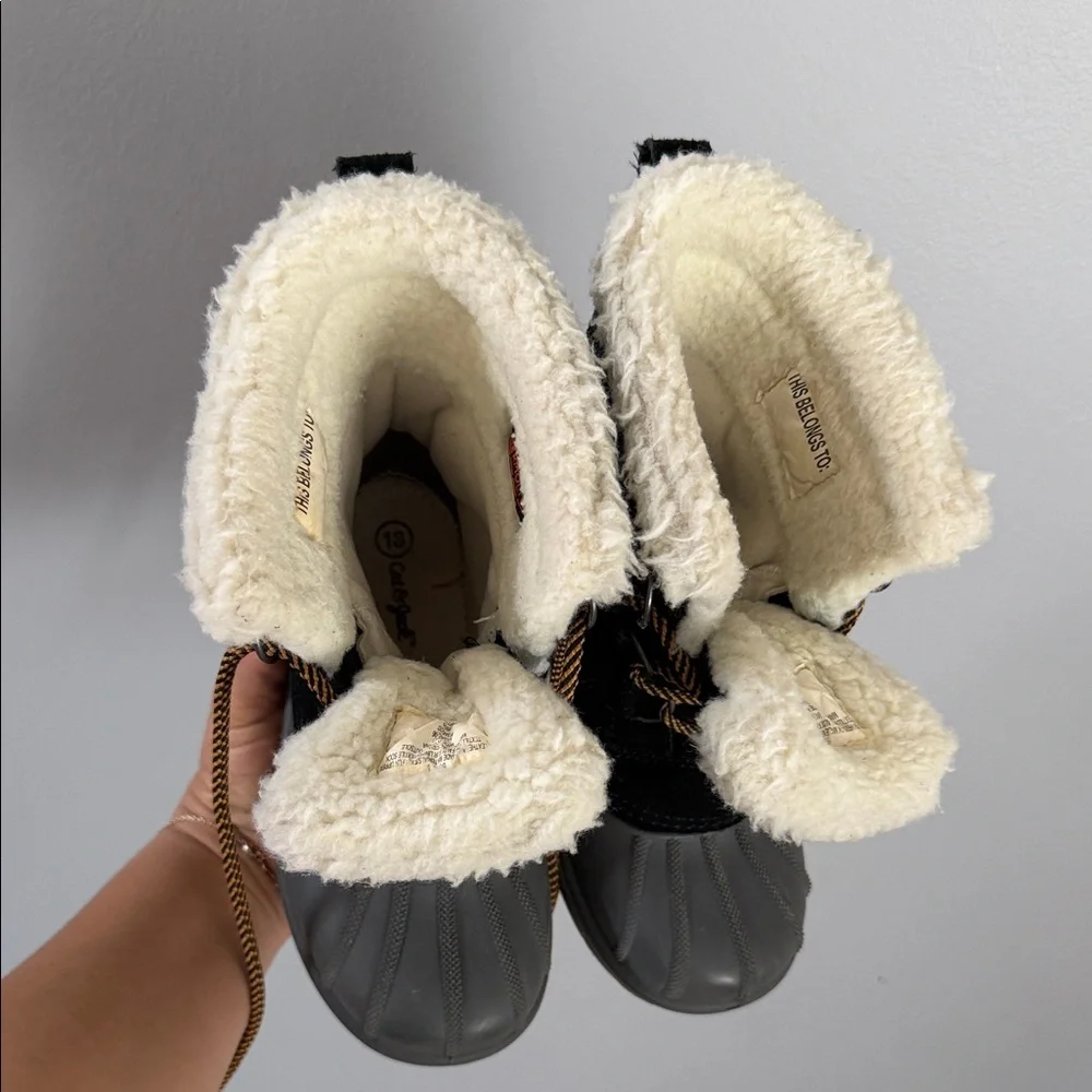 Cat & jack Black size 13 kids shoes and Gray Winter Boots with Cream Lining